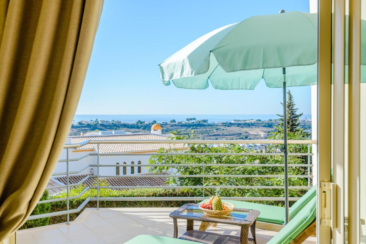 Bnb Homes Ocean View Apartment With Huge Sunny Terrace, 2 Swimming Pools & Tennis Court Albufeira Exterior photo