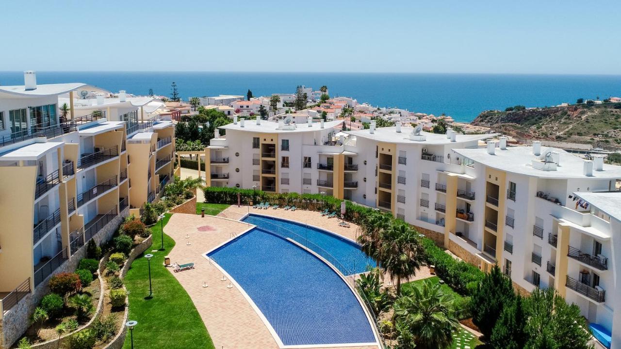Bnb Homes Ocean View Apartment With Huge Sunny Terrace, 2 Swimming Pools & Tennis Court Albufeira Exterior photo