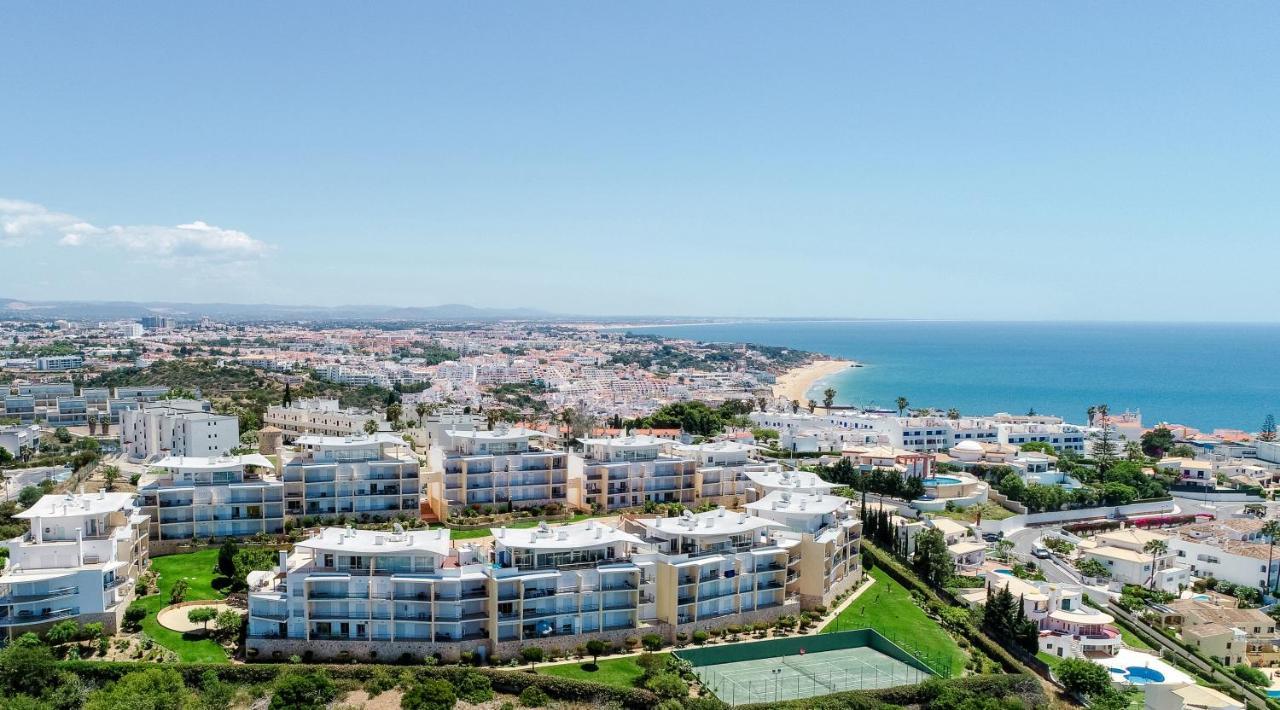 Bnb Homes Ocean View Apartment With Huge Sunny Terrace, 2 Swimming Pools & Tennis Court Albufeira Exterior photo